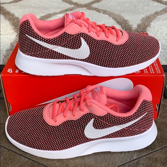 Nike Shoes - WMNS NIKE TANJUN black/white-pink gaze